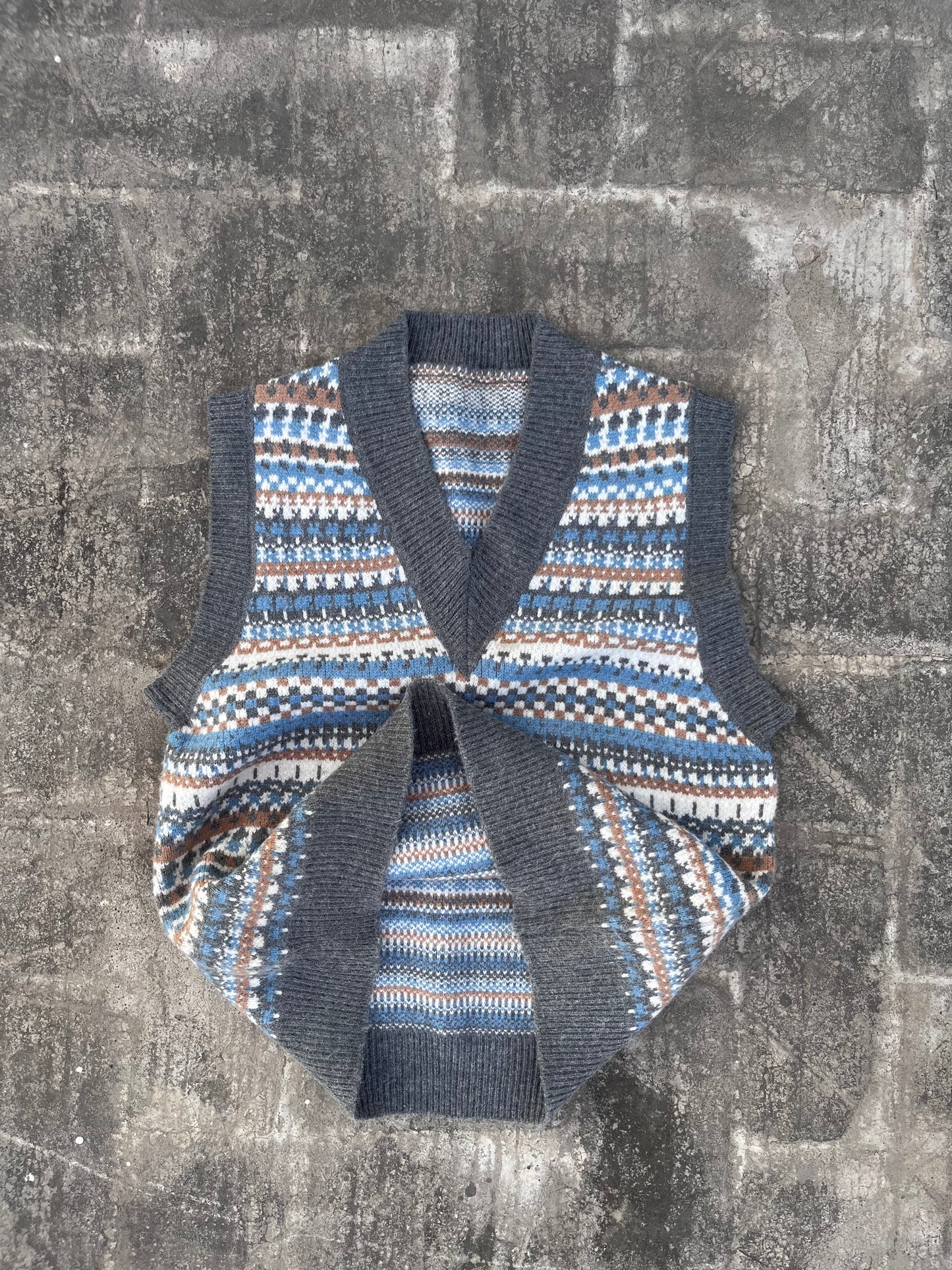Vintage Sleeveless Knitted Sweater (S/XS)