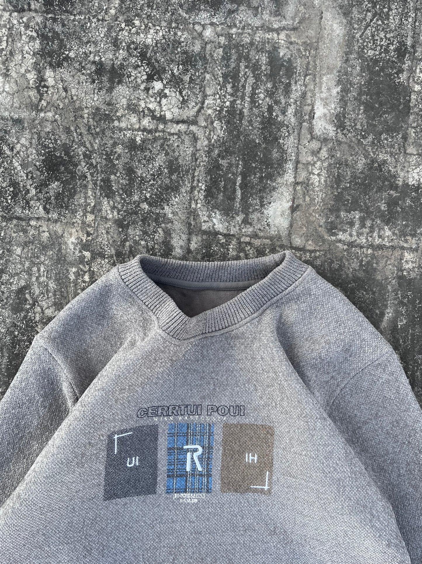 URH Grey Knitted Sweater (S/M)