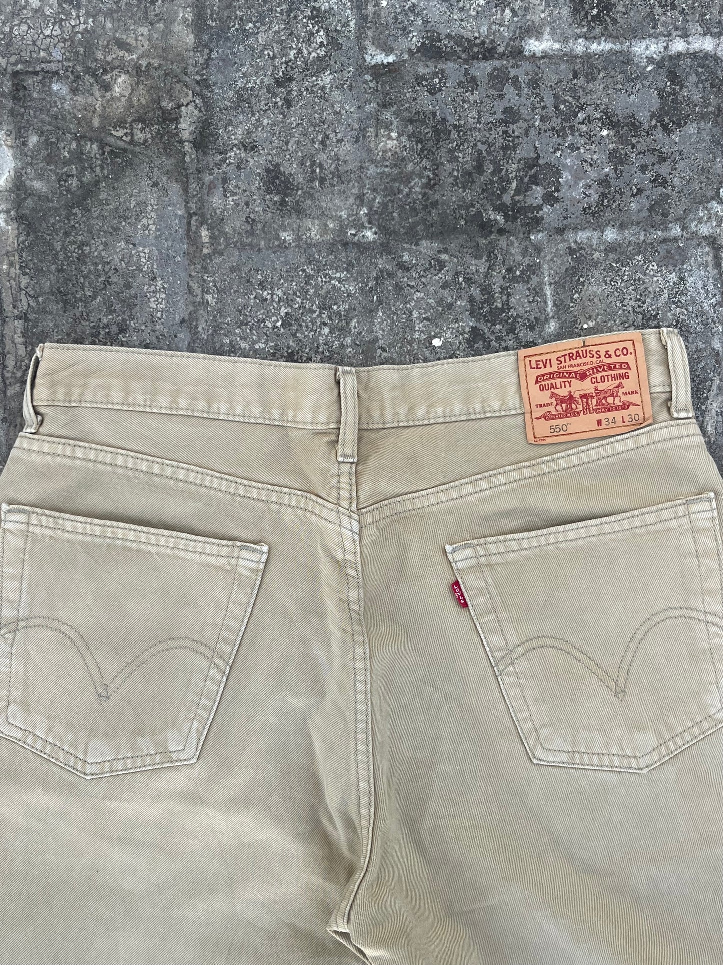 Vintage Levi's 550 Relaxed Fit Khaki Jeans (34)