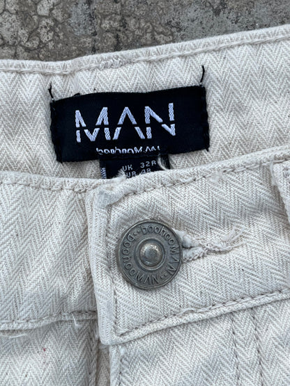BoohooMan White Texturized and Distressed Edge Carpenter Baggy Jeans (32)