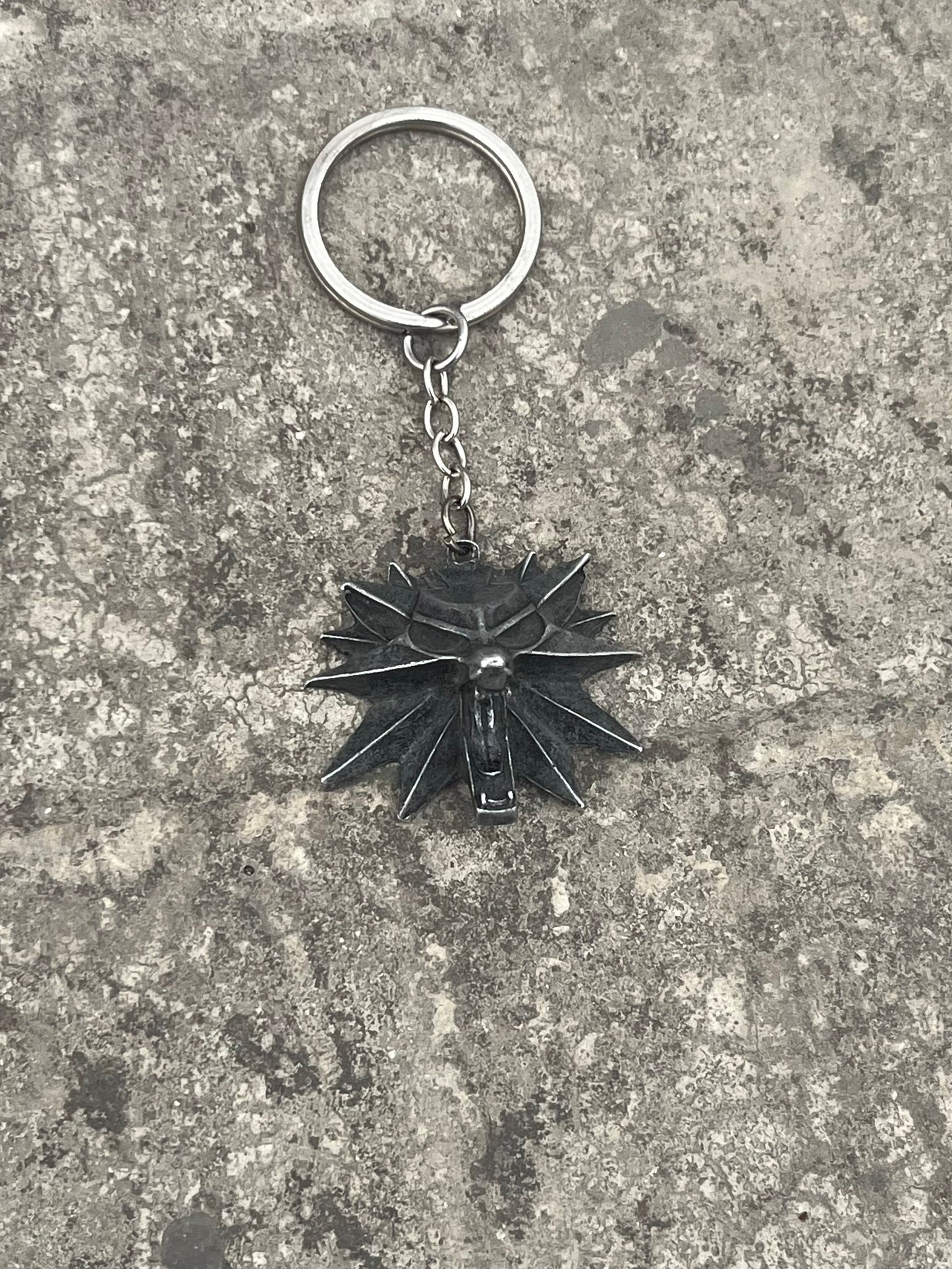 Vintage Wolf Head Spiky Hair Pendant/keyring