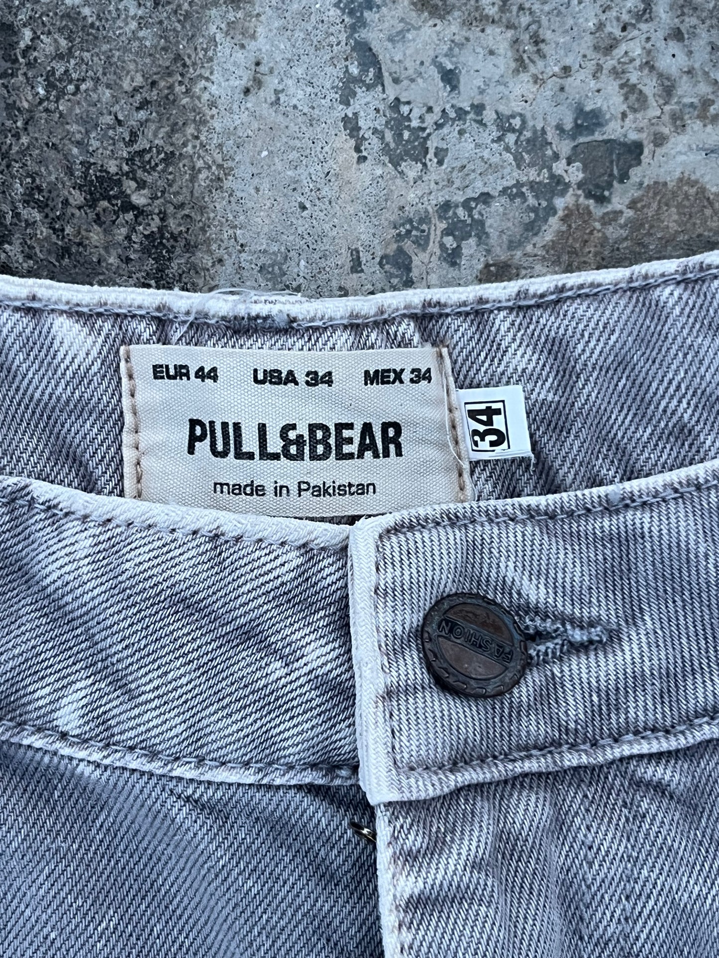Pull and Bear Grey Stone Washed Baggy Jeans (34)