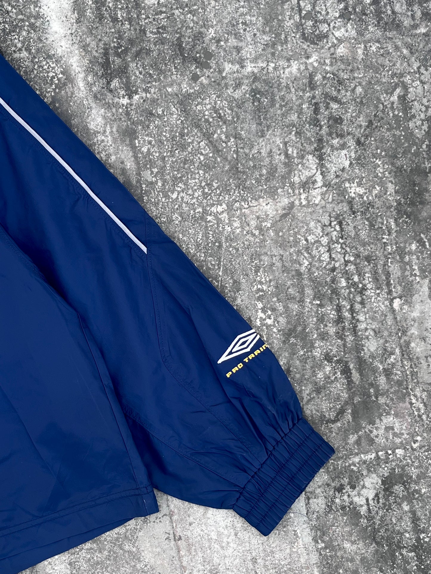 Umbro Ultra Thin Windbreaker Jersey (L)