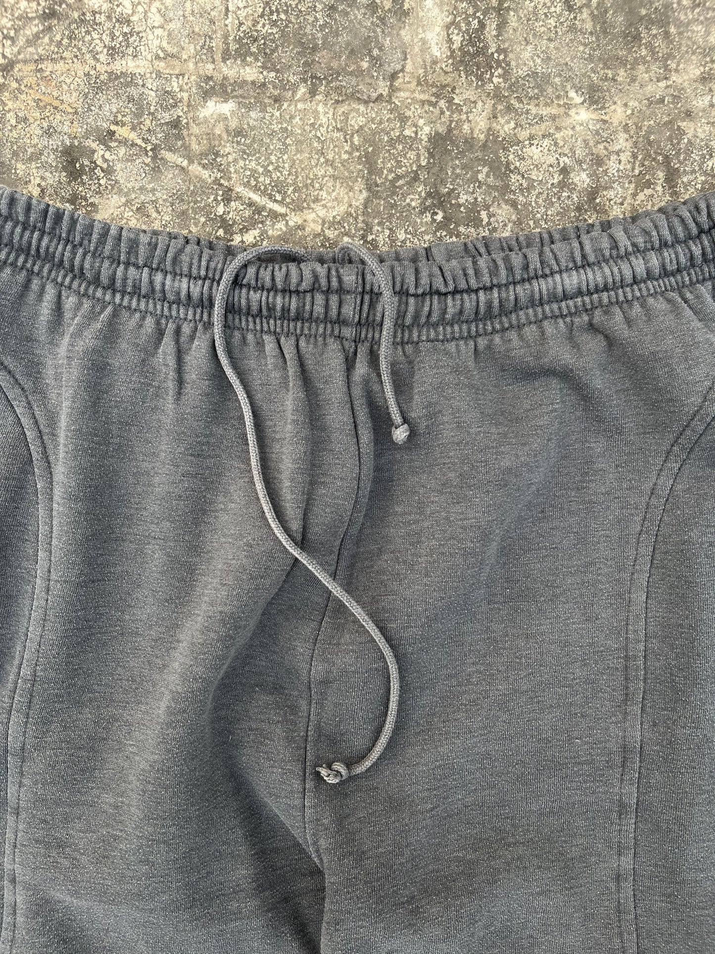 Vintage Kicker Grey Baggy Sweatpants (M)