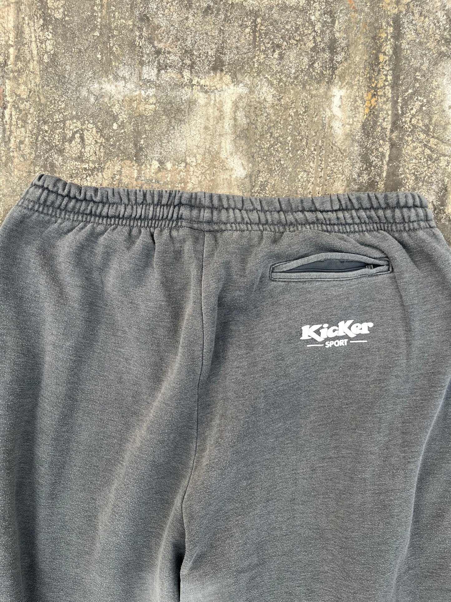 Vintage Kicker Grey Baggy Sweatpants (M)