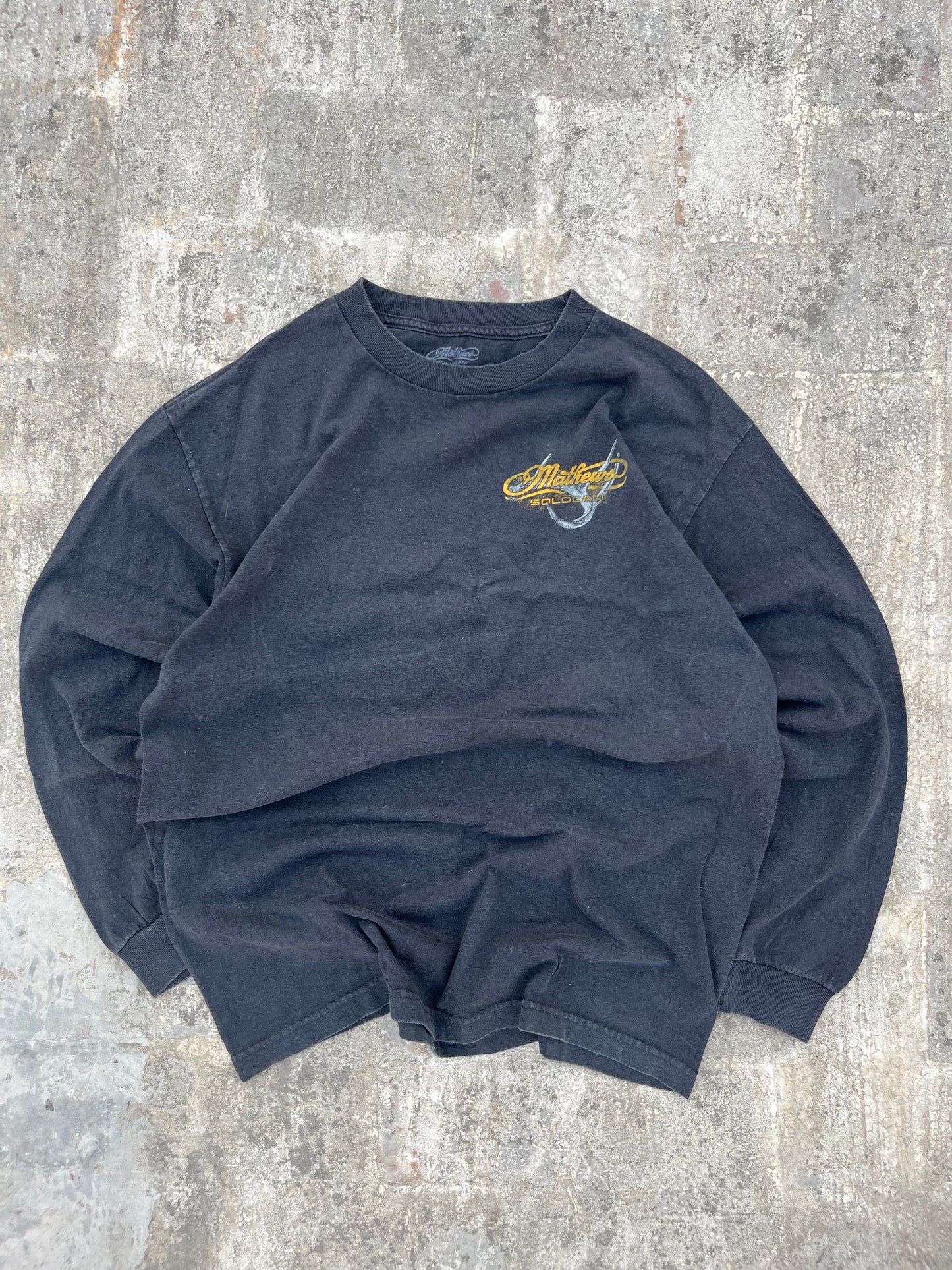 Vintage Mathews Outdoor Full Sleeves Graphic Tee (L)