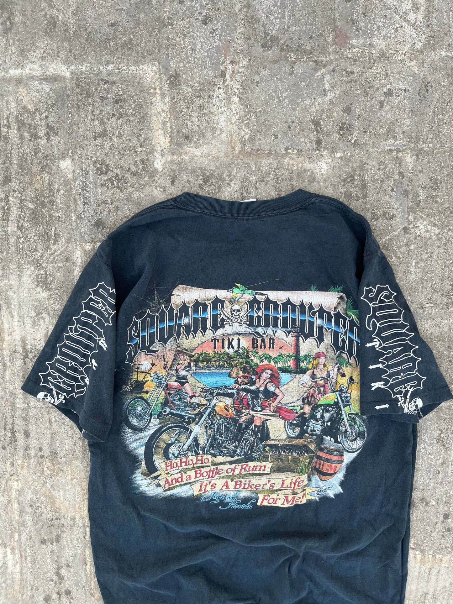 Vintage Square Grouper Tiki Bar Pirates and Choppers Graphic Tee (M/L)