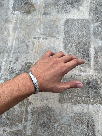 Diamond Pattern Metal Bracelet
