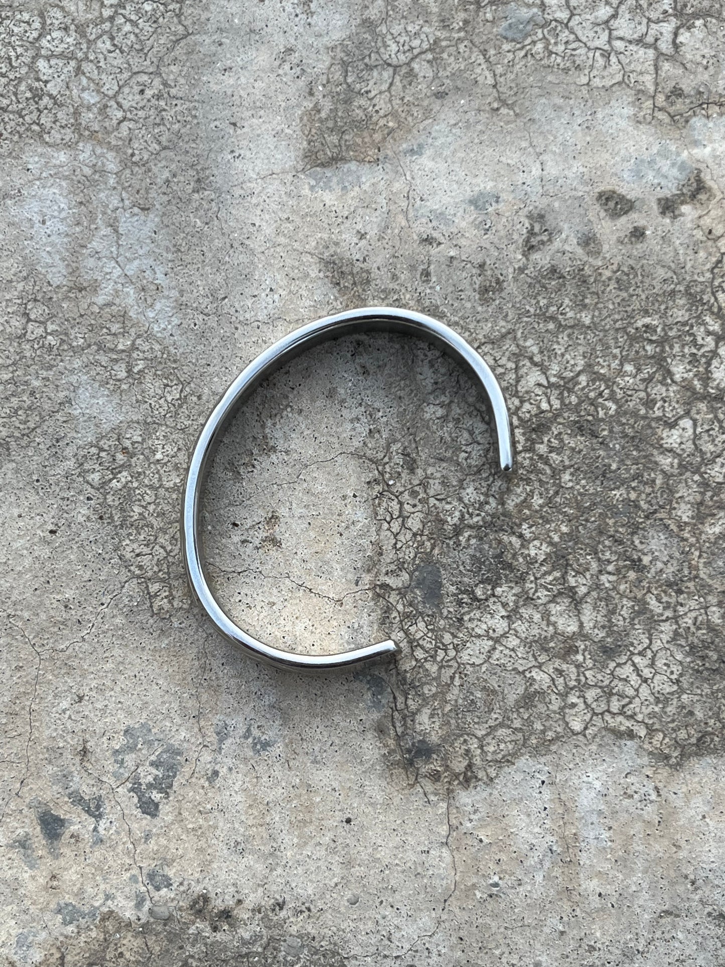 Diamond Pattern Metal Bracelet