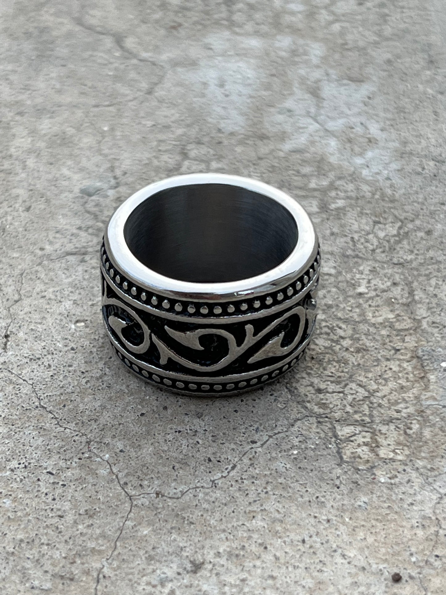 Vintage Pattern Engraving Ring