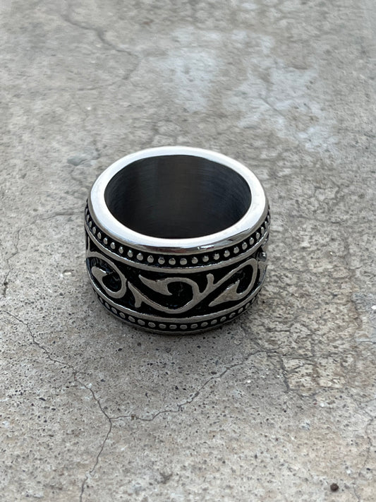Vintage Pattern Engraving Ring
