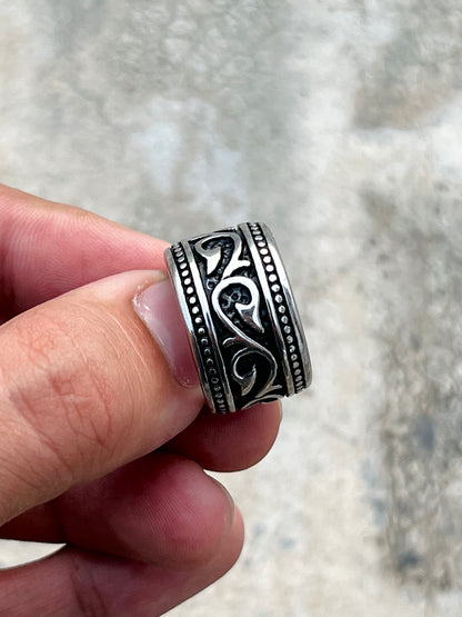 Vintage Pattern Engraving Ring