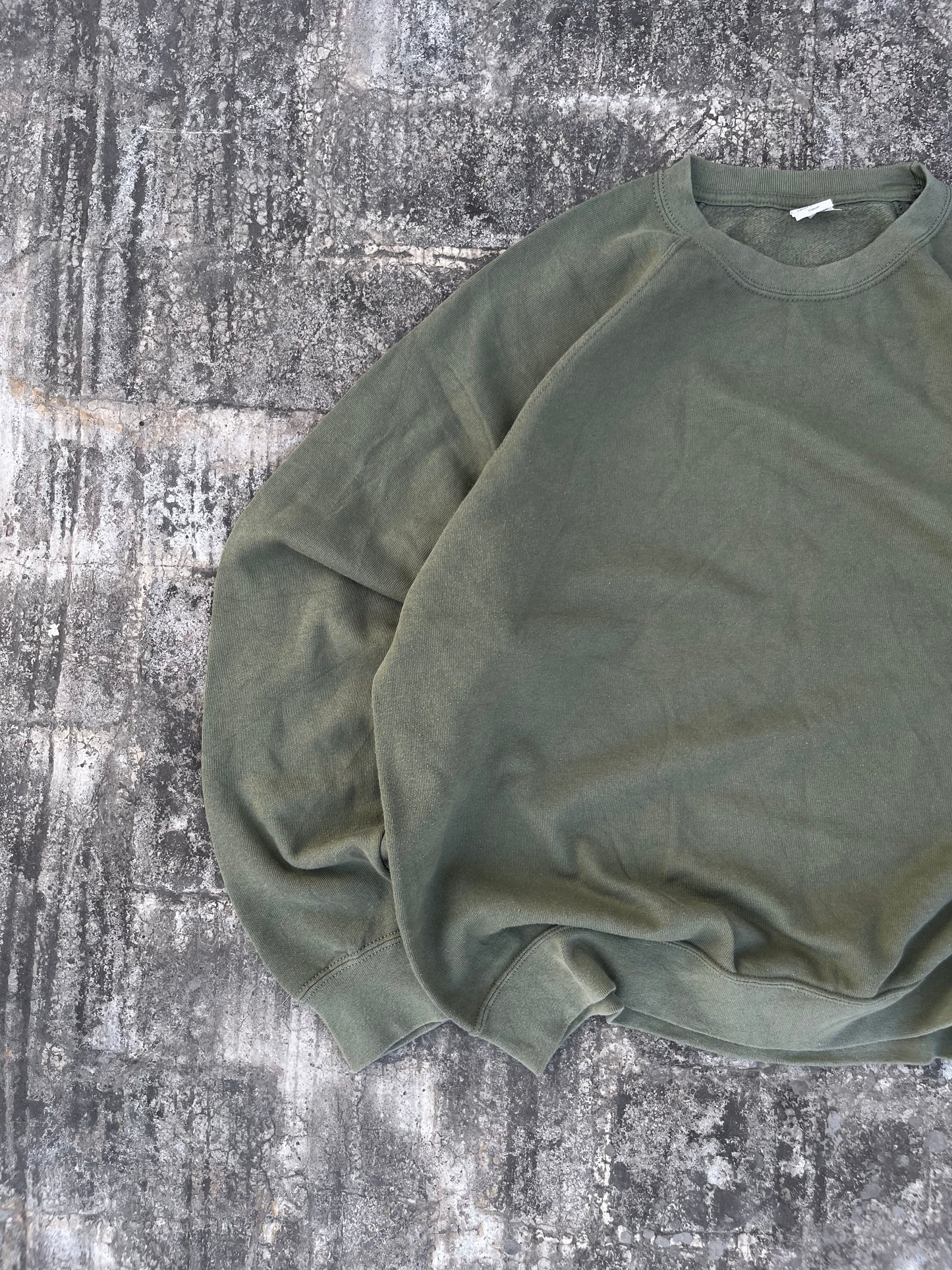 Vintage Essential Sage Green Fruit of the Loom Sweatshirt (M)