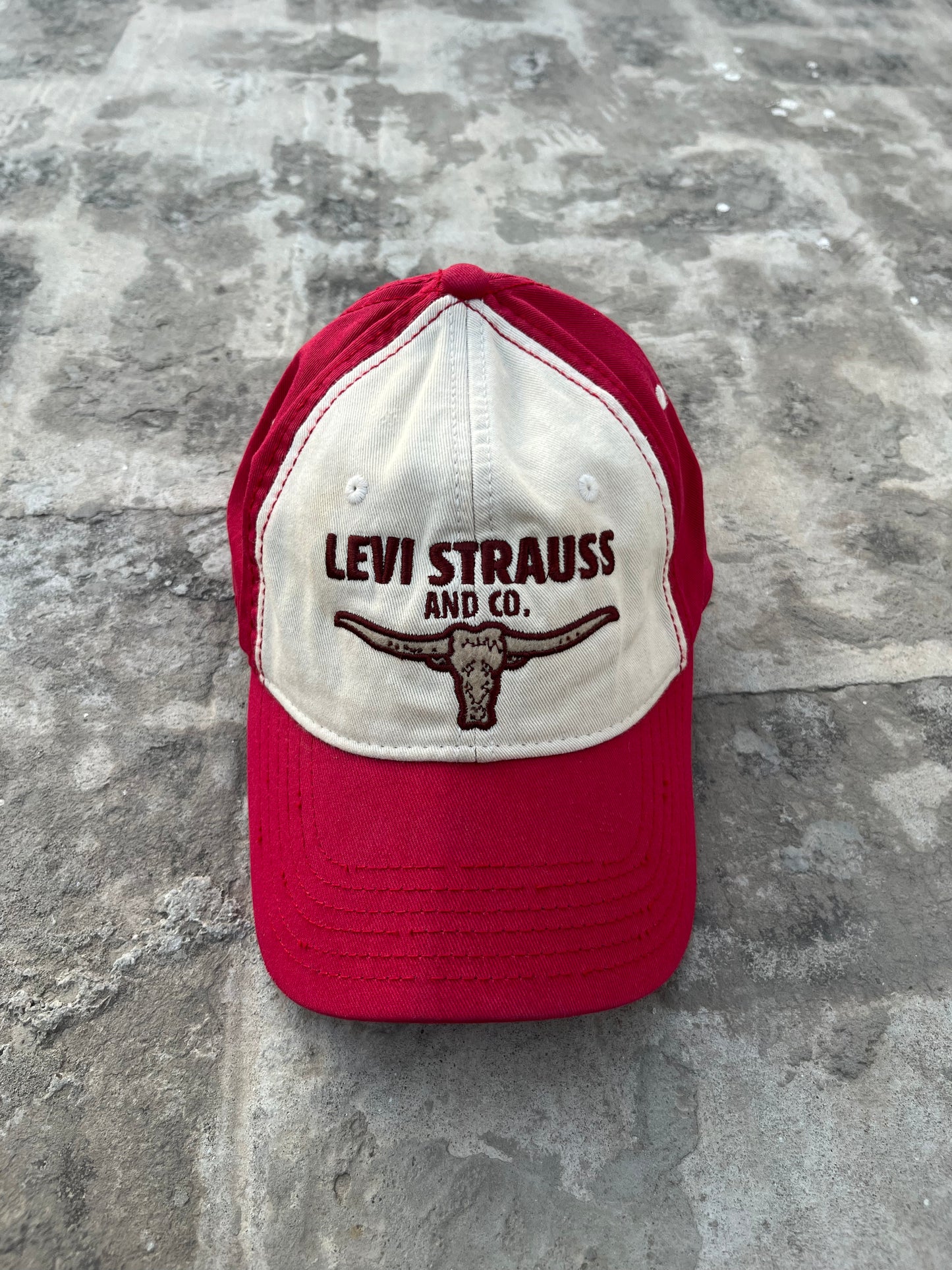 Vintage Levi's Maroon and Beige Cap