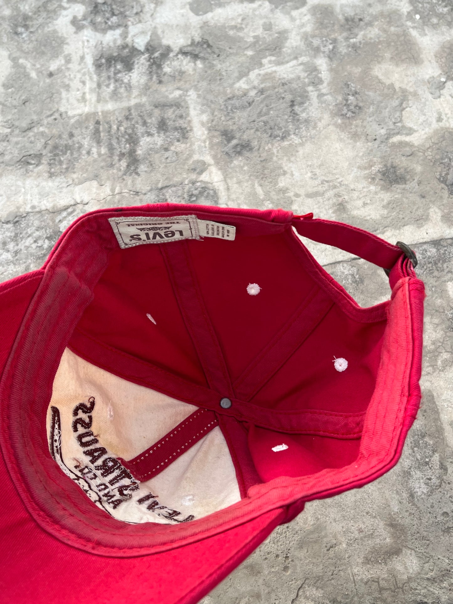 Vintage Levi's Maroon and Beige Cap