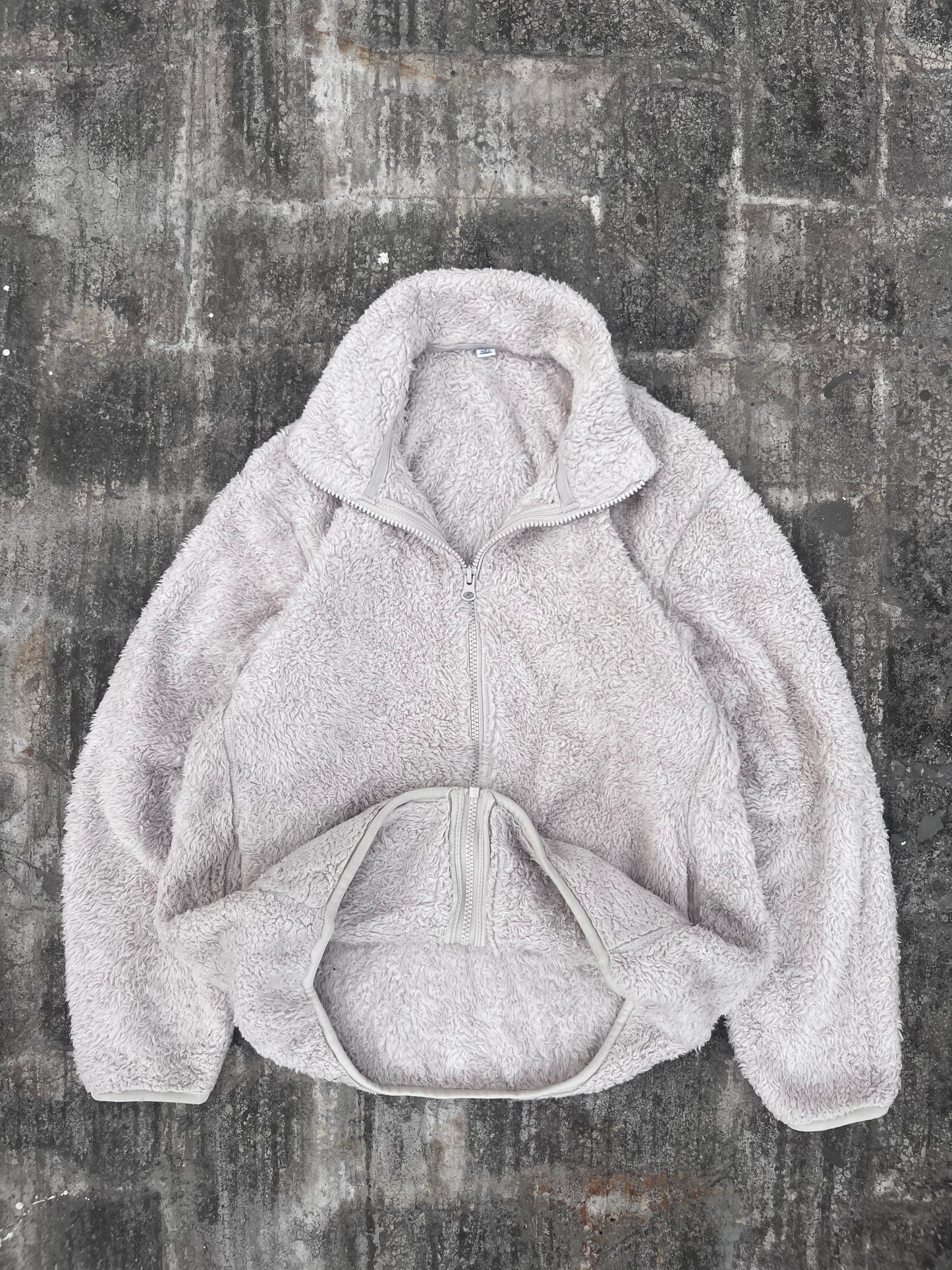 Uniqlo White Fur Zipper (XS)