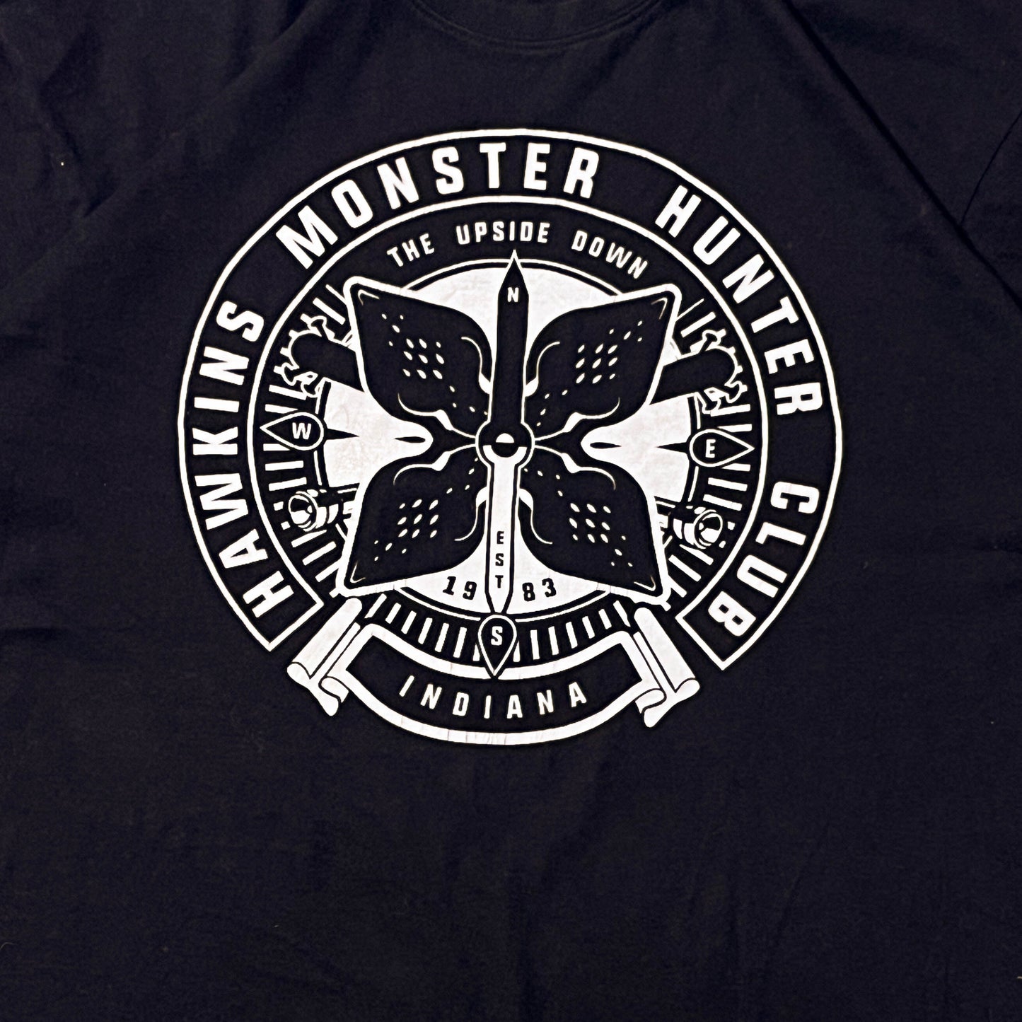 Hawkins Monster Hunter Club - Stranger Things (M/L)