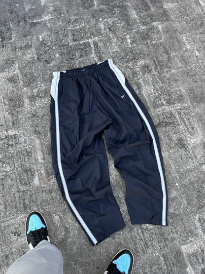 Vintage Nike Black- White Stripes Trackpants (M)