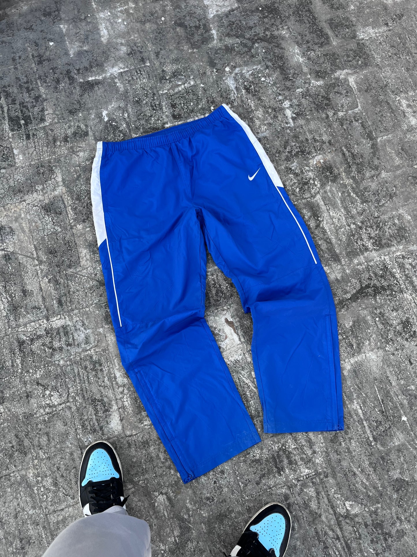Vintage Nike Blue Trackpants (M)