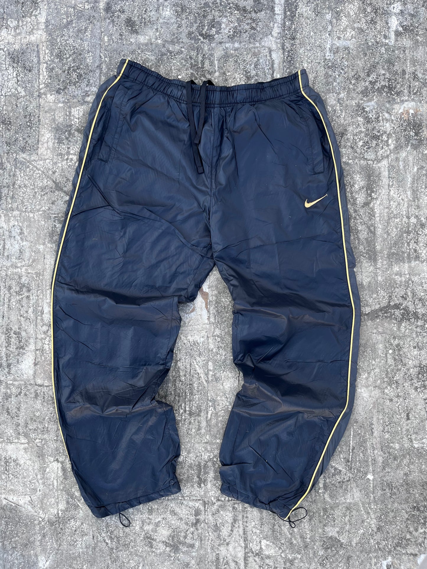 Vintage Nike Black Trackpants (M)