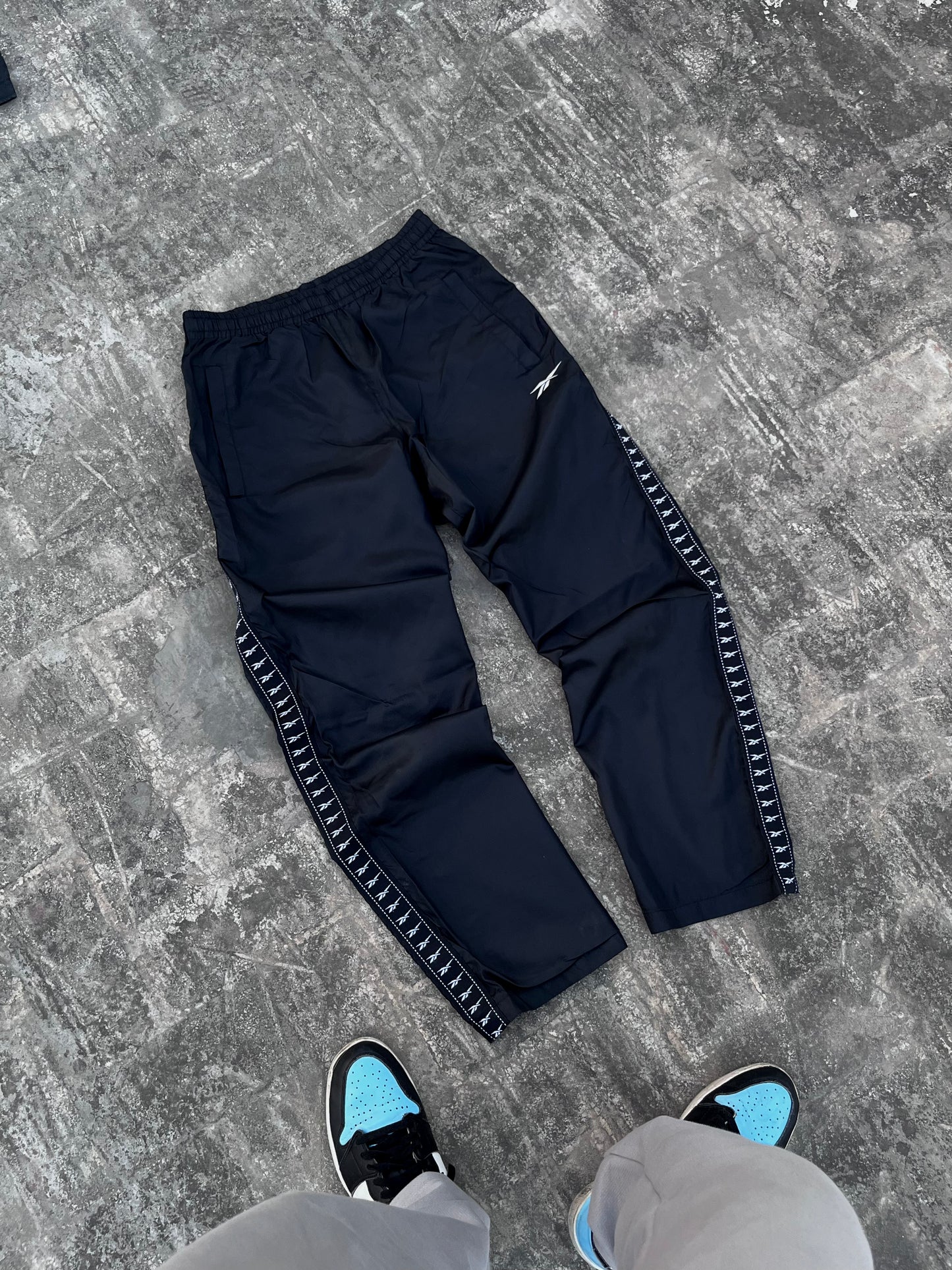 Vintage Reebok Black Trackpants (L)