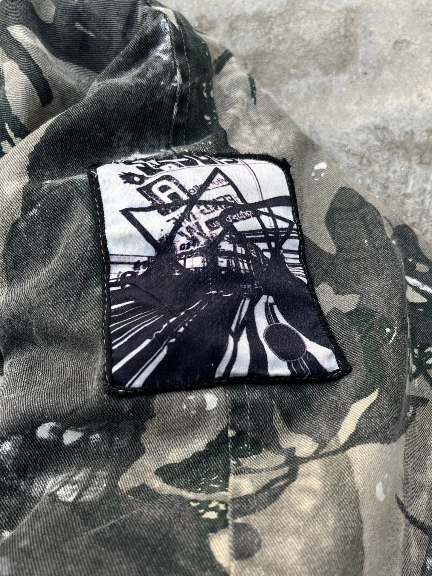Vintage Duck-Down Camo Jacket (L)