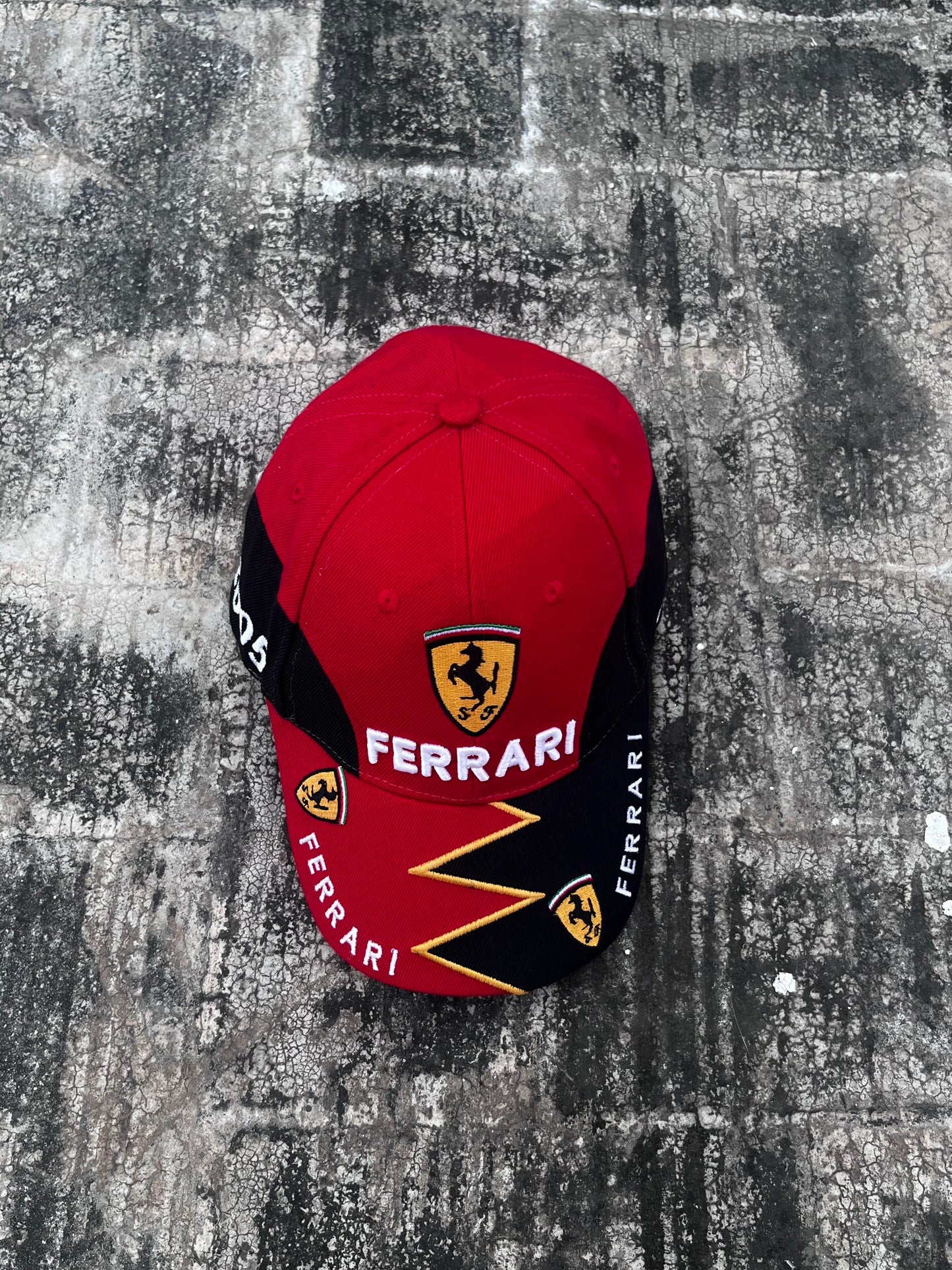 Ferrari 2005 Cap