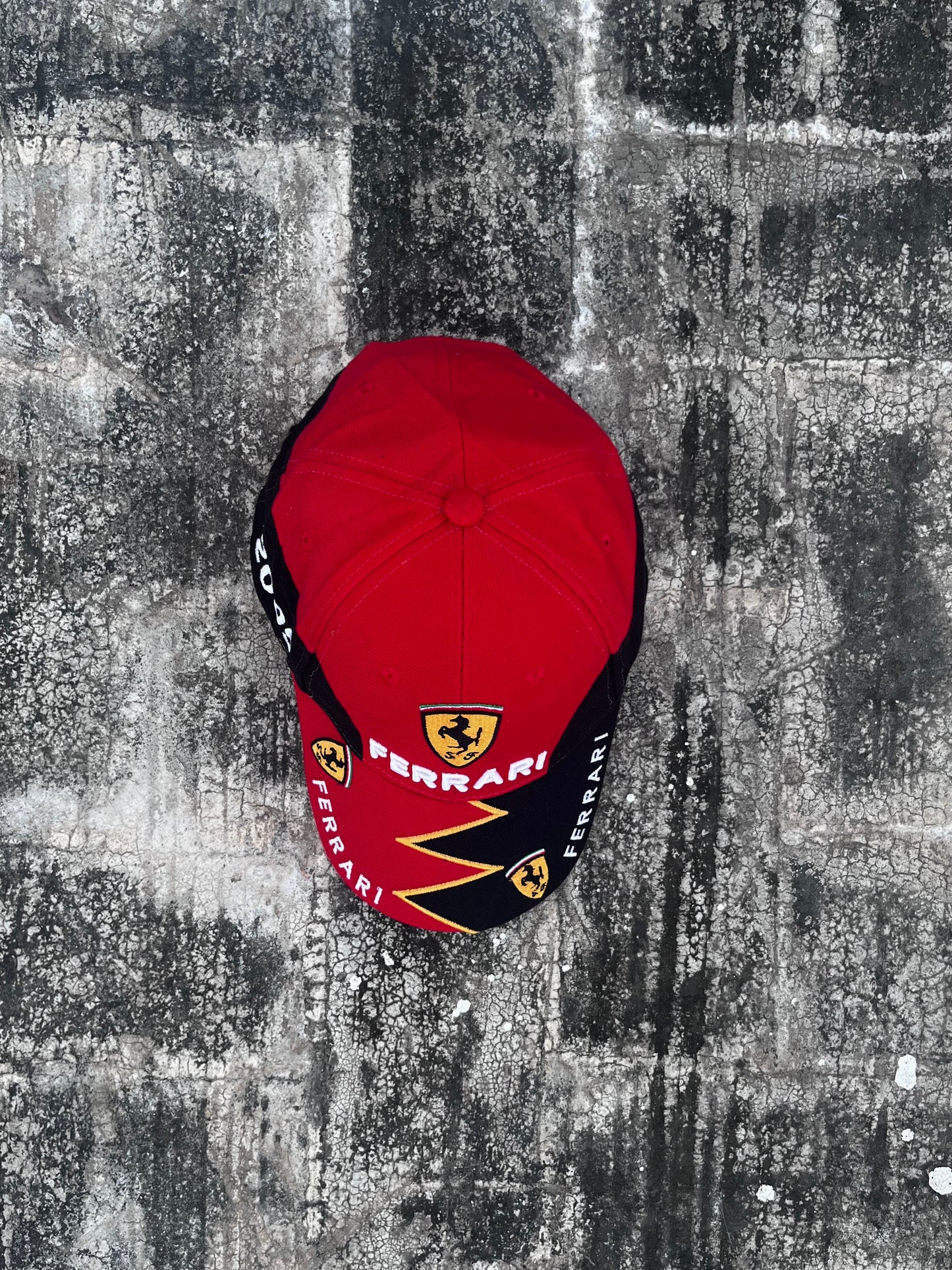 Ferrari 2005 Cap