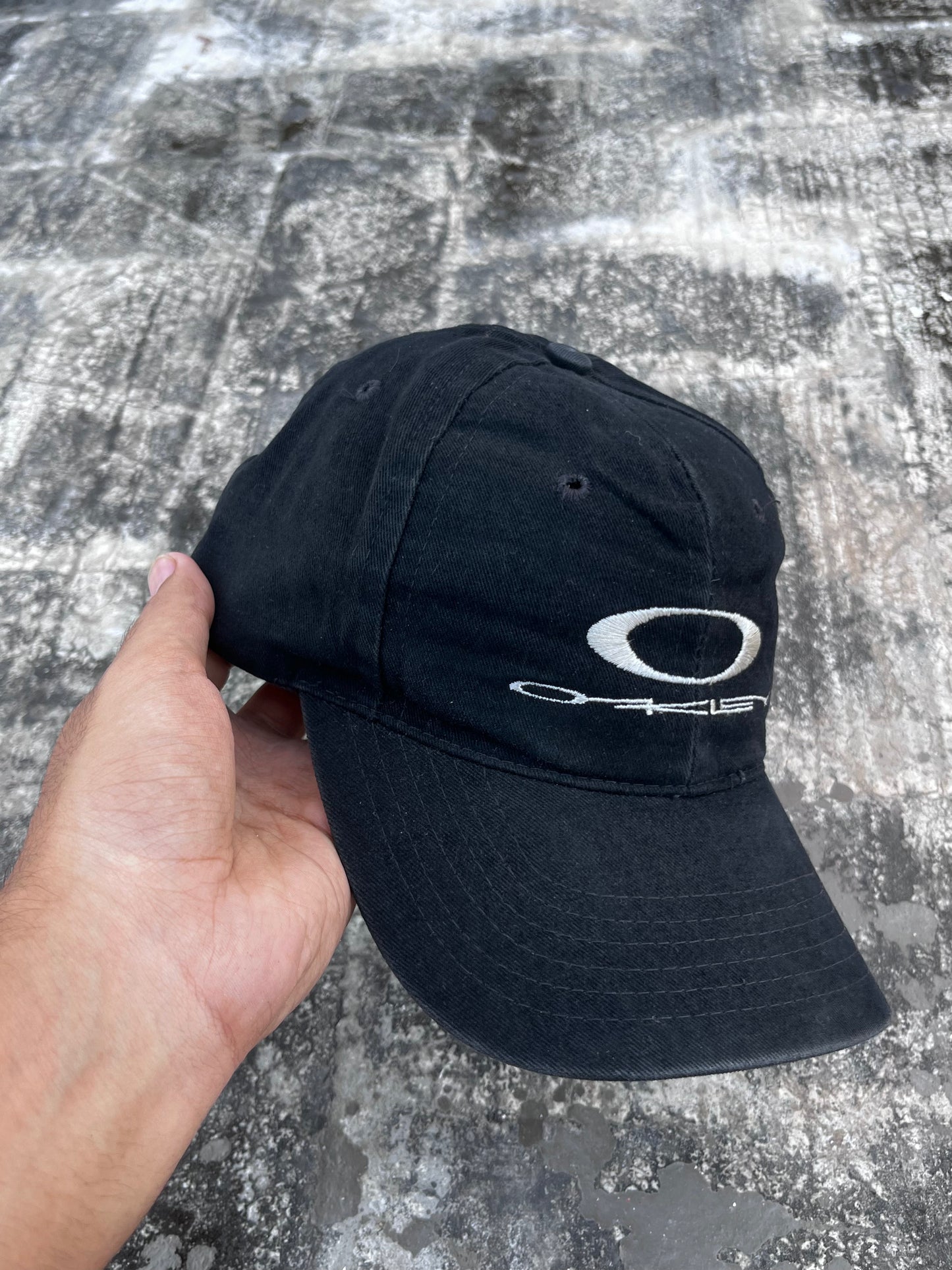 Oakley Vintage Cap ( Super Rare )