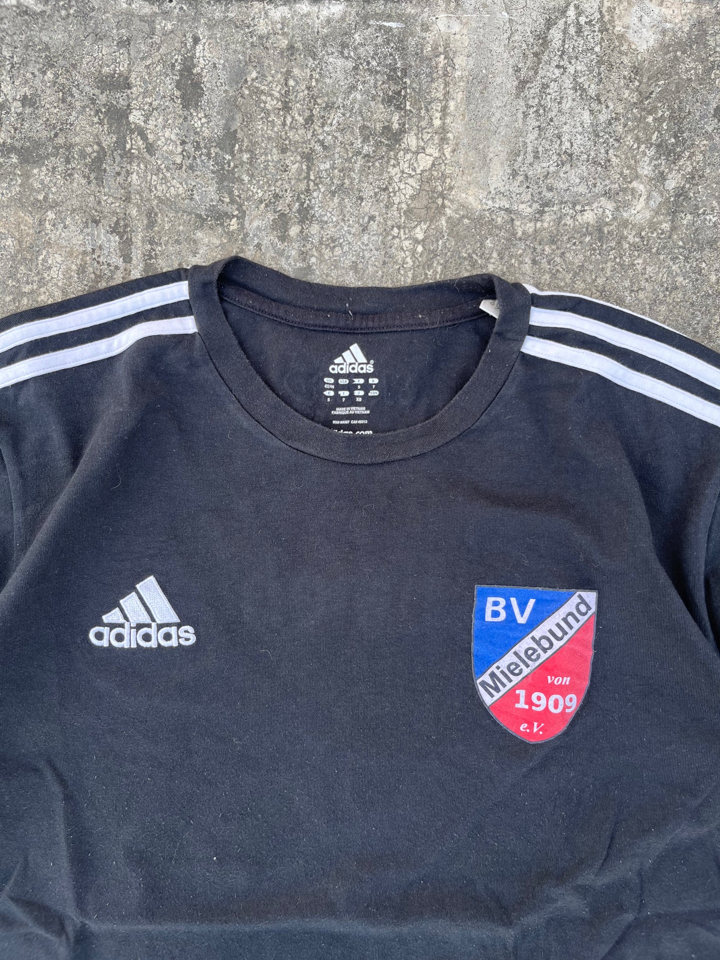 Vintage Adidas BV Mielebund Oversized Soccer Tee (L)