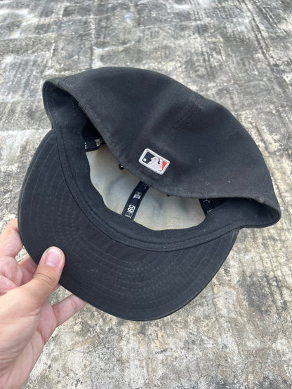 Vintage San Francisco Giants MLB Majestic Official On-Field New Era FItted Cap (Rare)