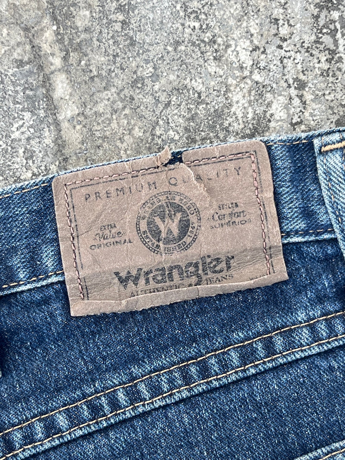 Vintage Wrangler Relaxed Fit Jeans  (35)
